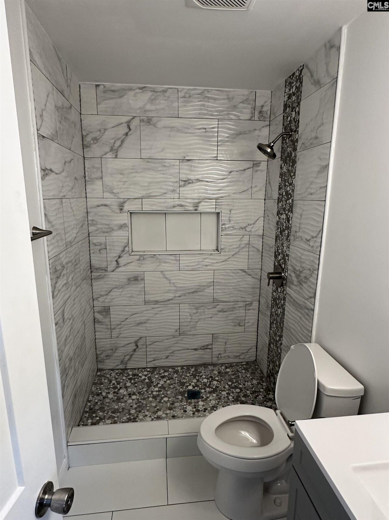 862 Bleakley Street  Photo 5