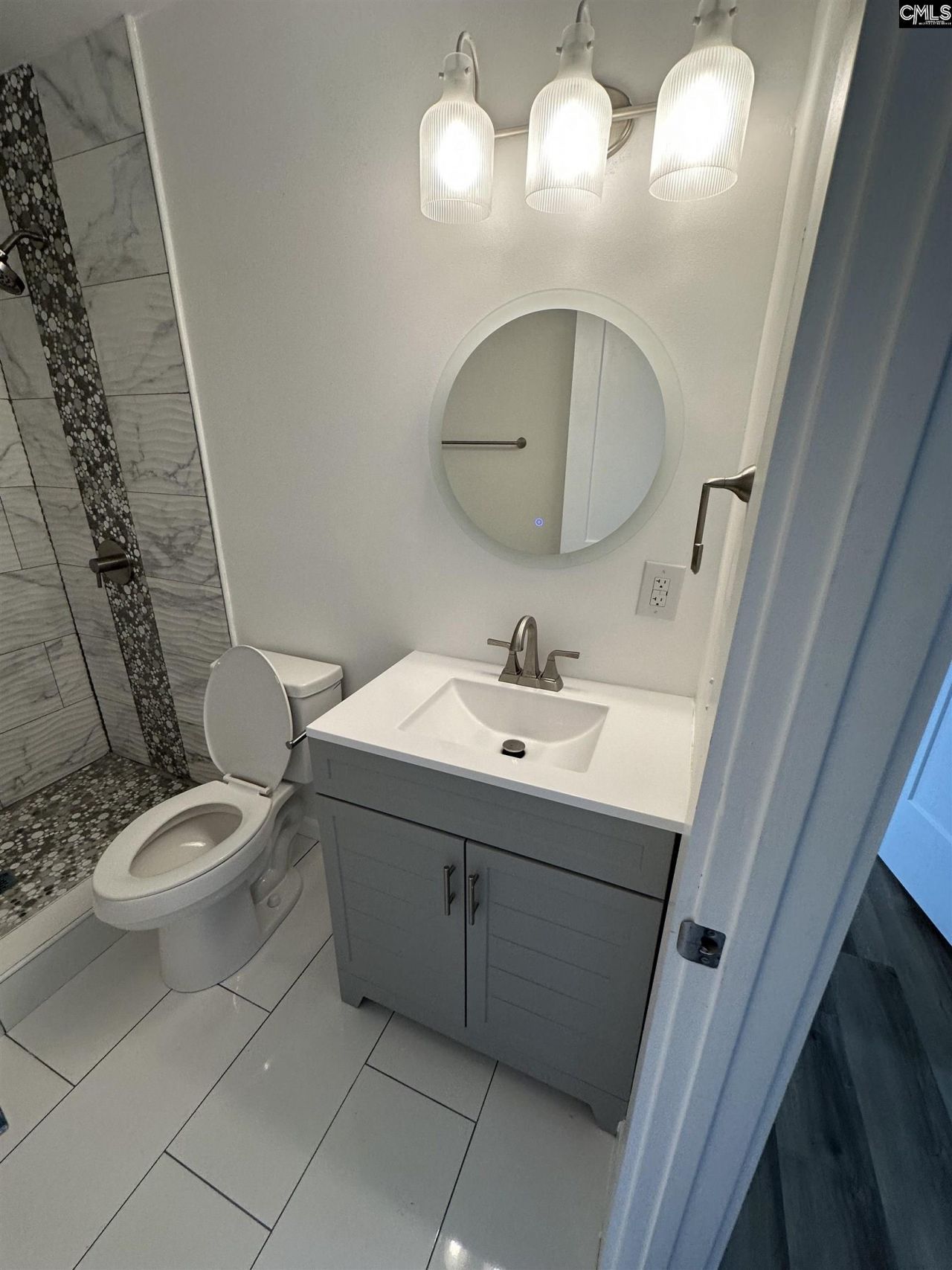 862 Bleakley Street  Photo 6