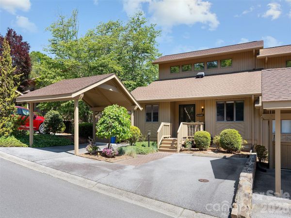 905 Red Oak Drive , Hendersonville, NC 28791