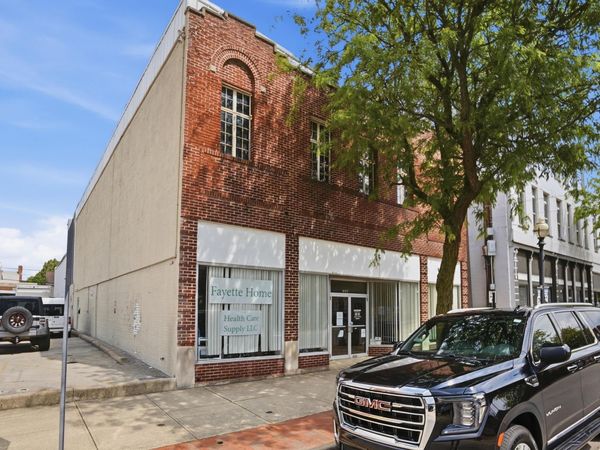 134 W Court Street , Washington Court House, OH 43160
