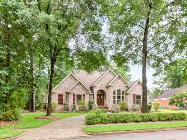 312 Springhill Woods Drive E, Mobile, AL 36608