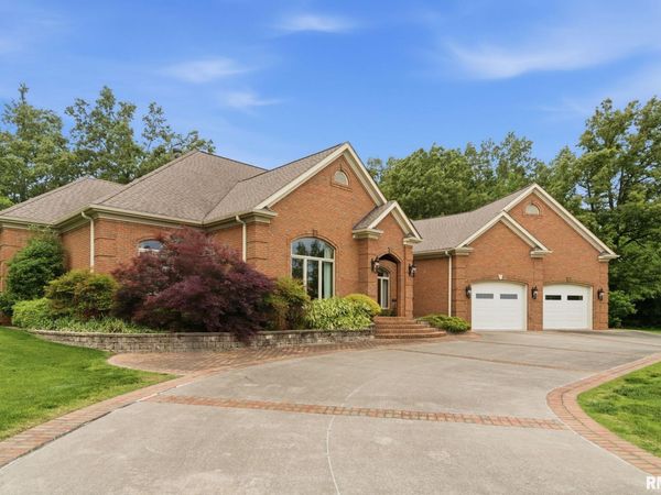 285 FAIRWAY Drive, Harrisburg, IL 62946
