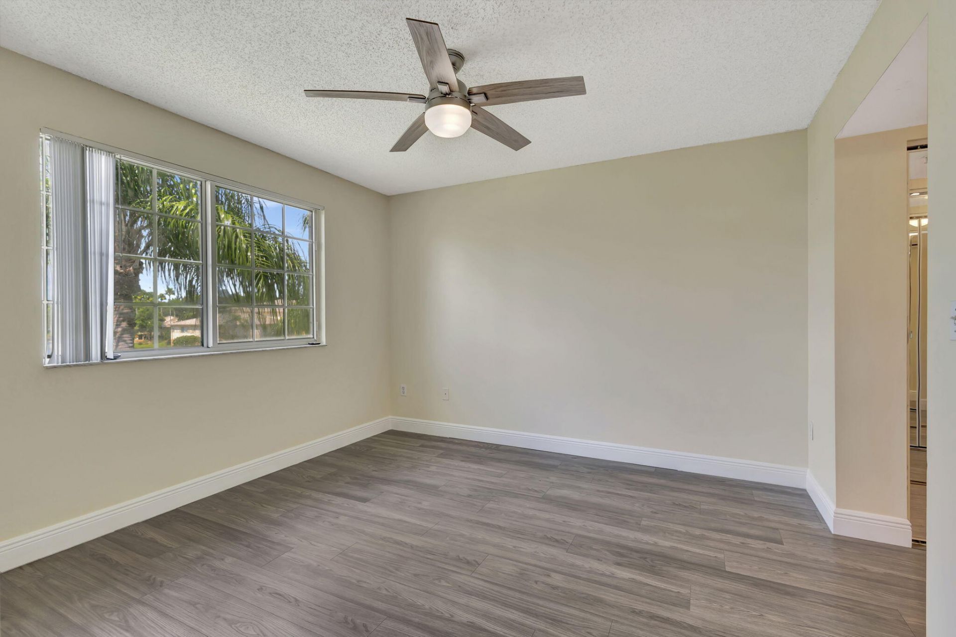 600 N Crestwood Ct Court N, Unit 609, Royal Palm Beach, FL 33411 Photo