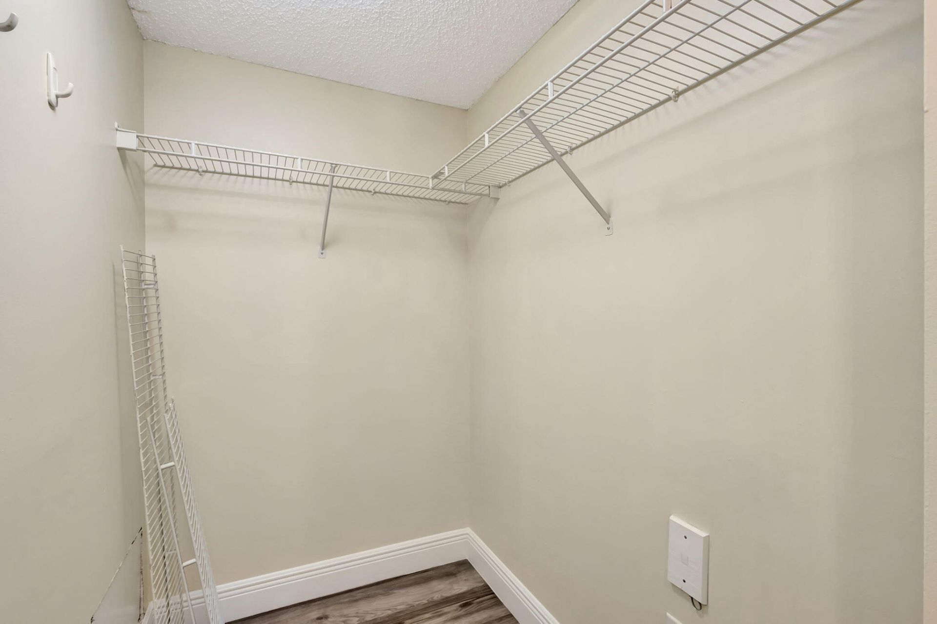600 N Crestwood Ct Court N, Unit 609, Royal Palm Beach, FL 33411 Photo