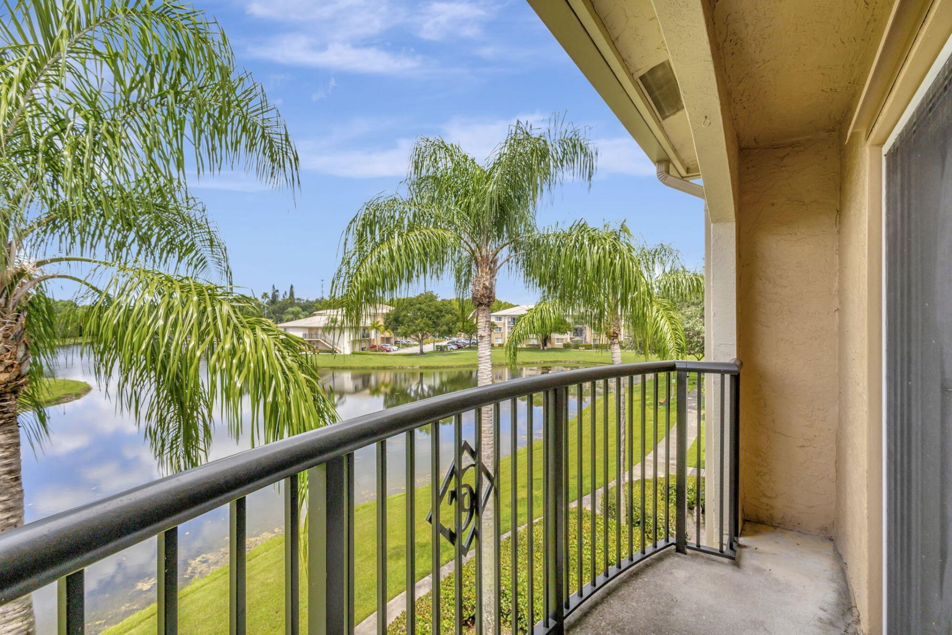 600 N Crestwood Ct Court N, Unit 609, Royal Palm Beach, FL 33411 Photo