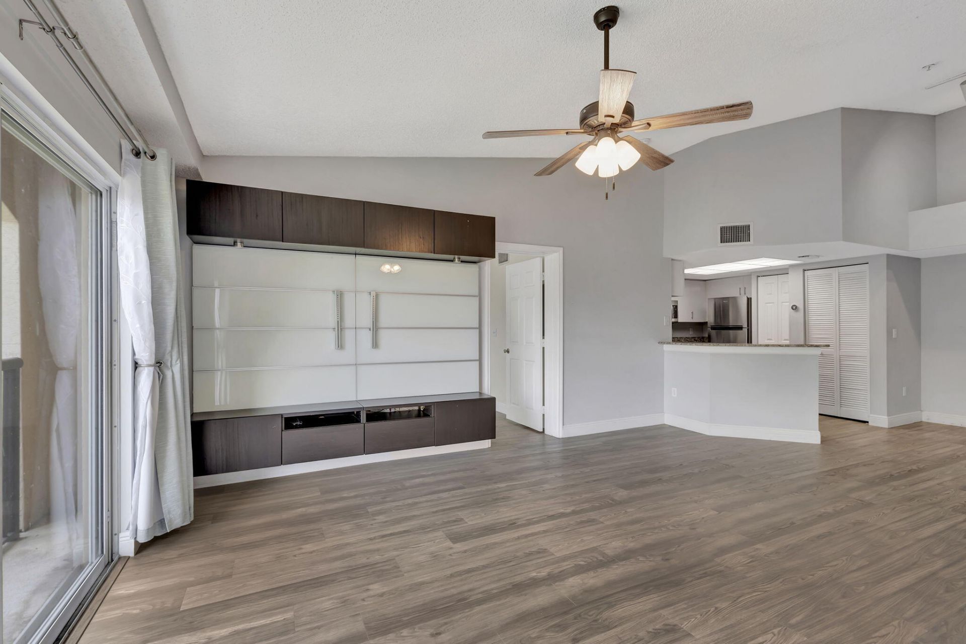600 N Crestwood Ct Court N, Unit 609, Royal Palm Beach, FL 33411 Photo