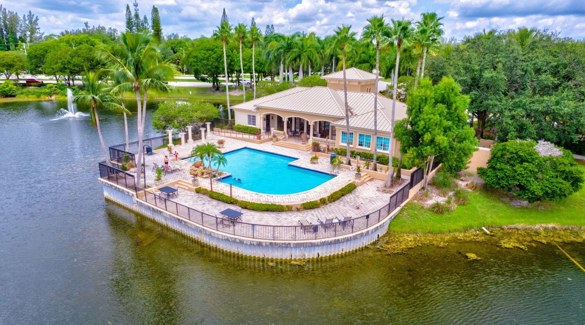 600 N Crestwood Ct Court N, Unit 609, Royal Palm Beach, FL 33411 Photo