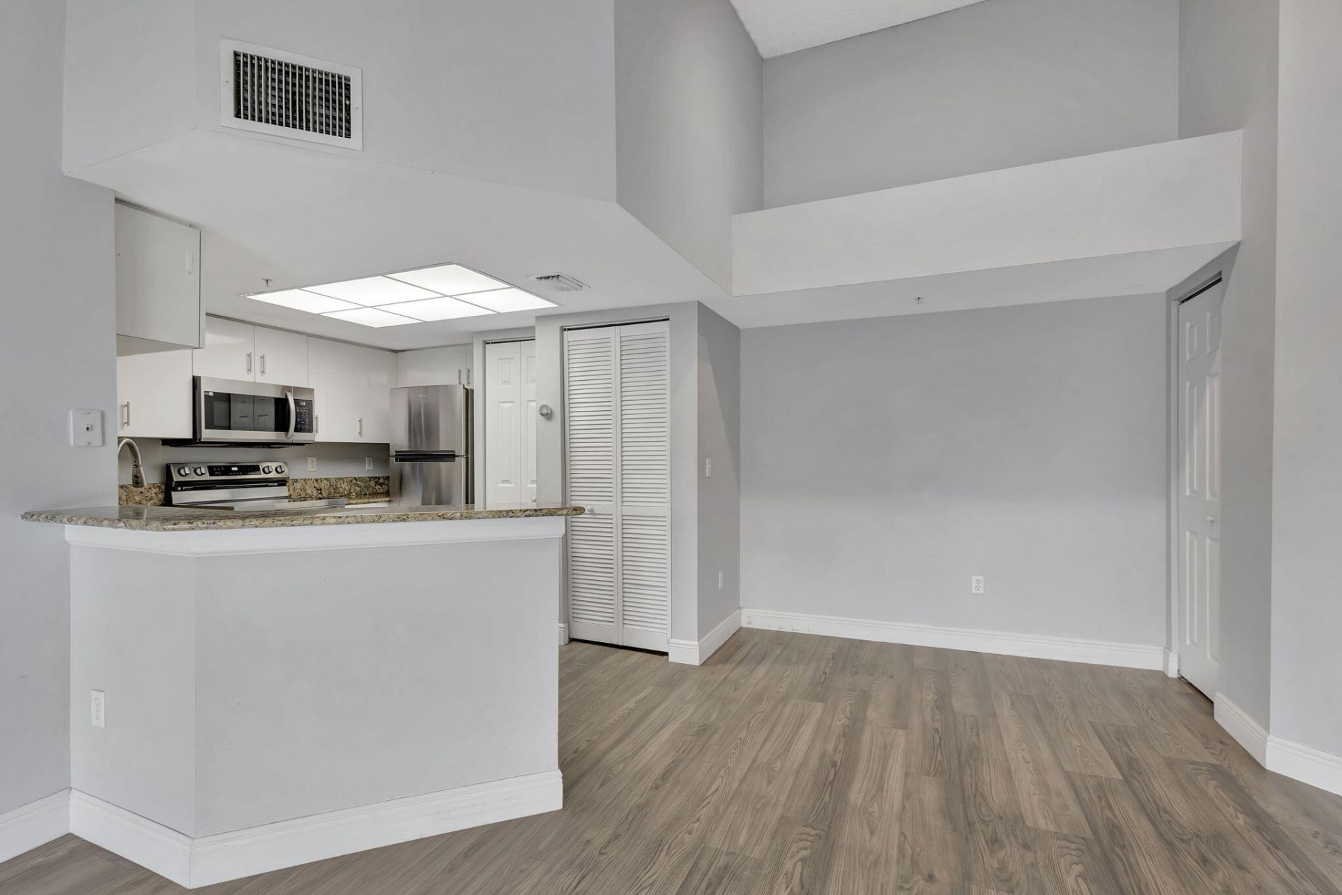 600 N Crestwood Ct Court N, Unit 609, Royal Palm Beach, FL 33411 Photo