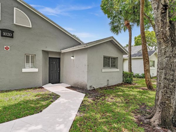1020 Lake Victoria Drive, Unit B, West Palm Beach, FL 33411