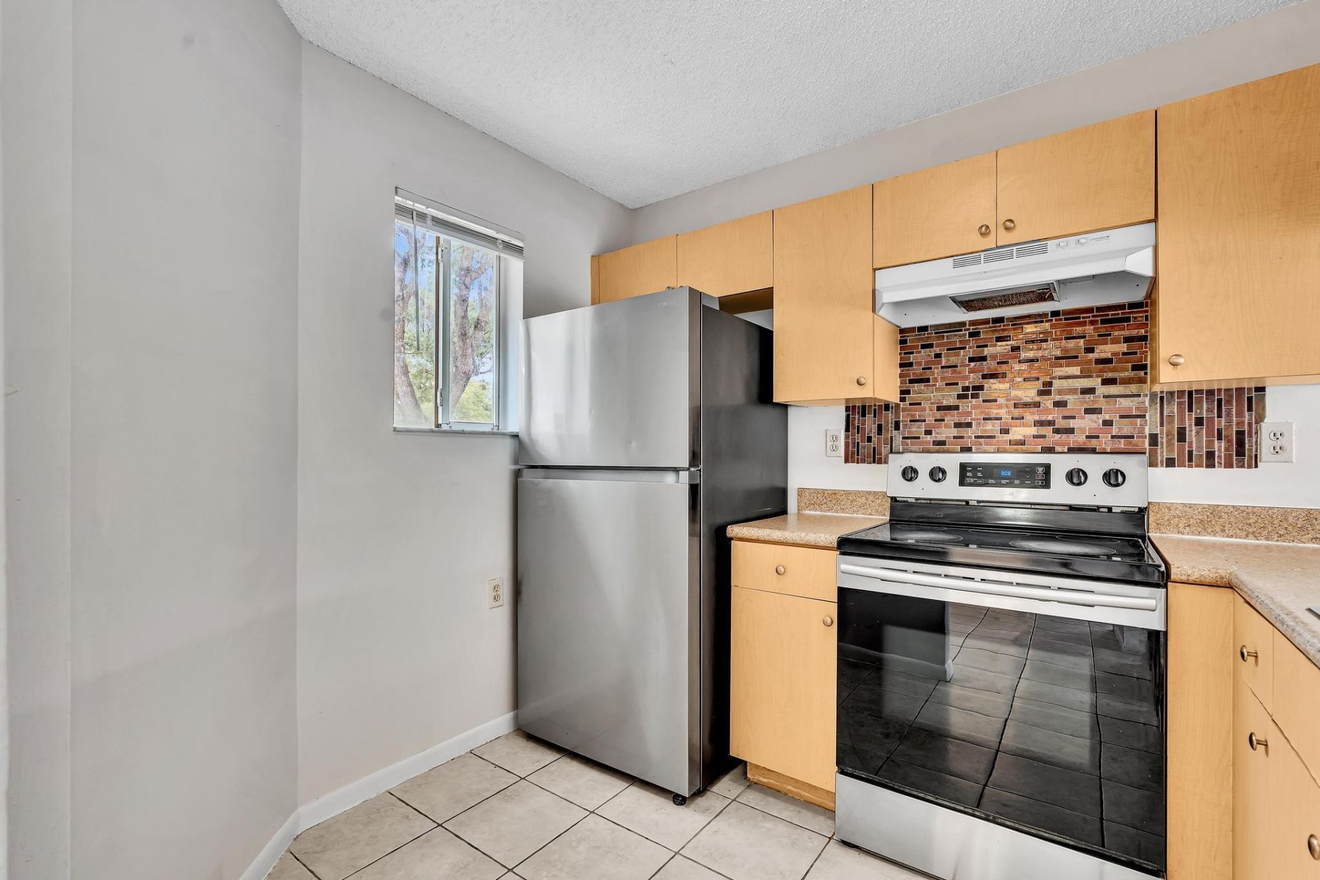 1020 Lake Victoria Drive, Unit B, West Palm Beach, FL 33411 Photo