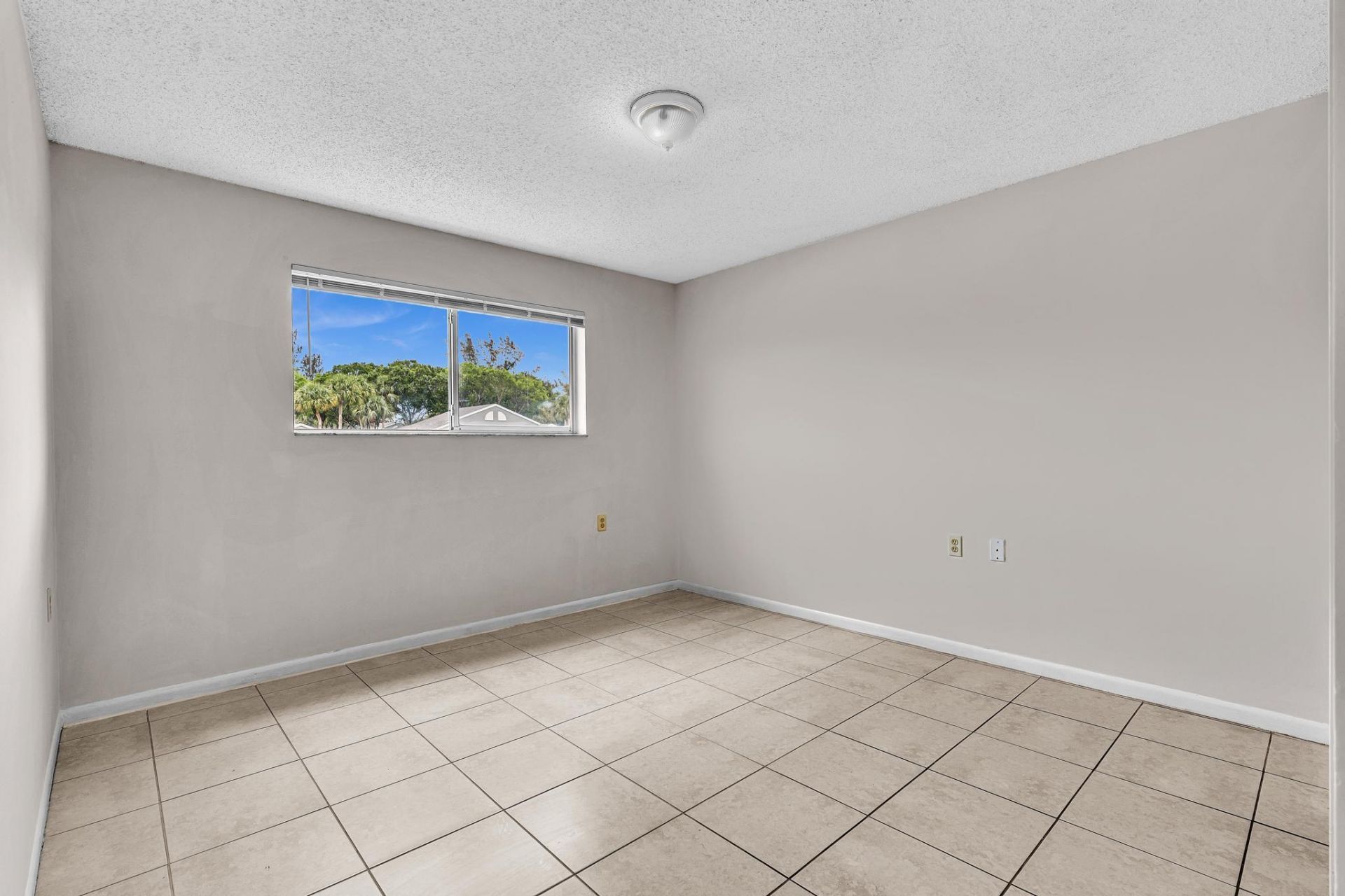 1020 Lake Victoria Drive, Unit B, West Palm Beach, FL 33411 Photo