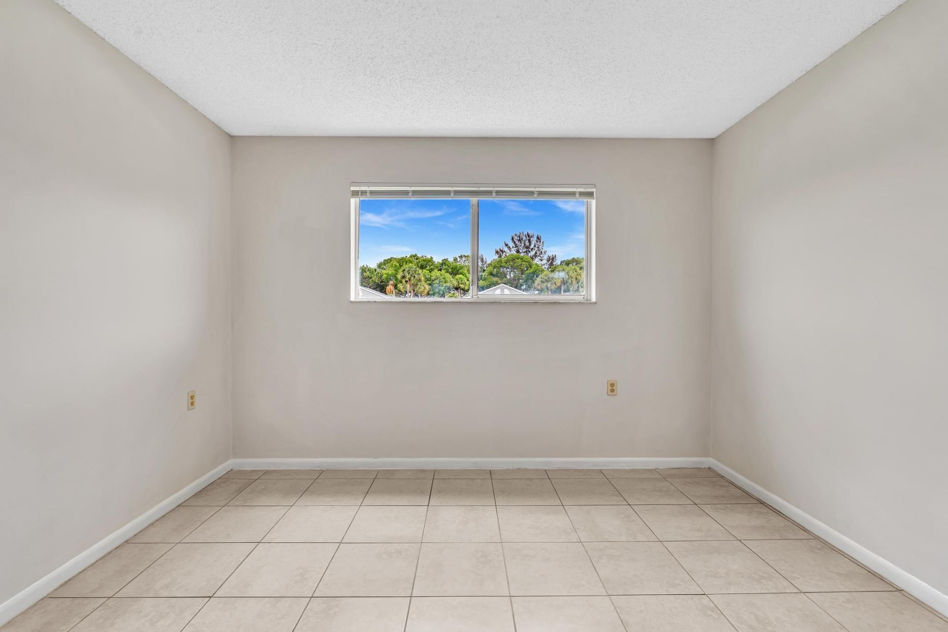 1020 Lake Victoria Drive, Unit B, West Palm Beach, FL 33411 Photo