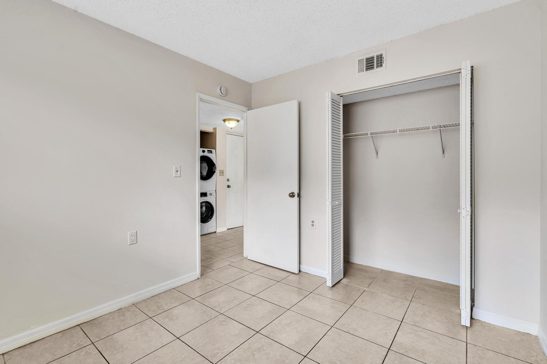 1020 Lake Victoria Drive, Unit B, West Palm Beach, FL 33411 Photo