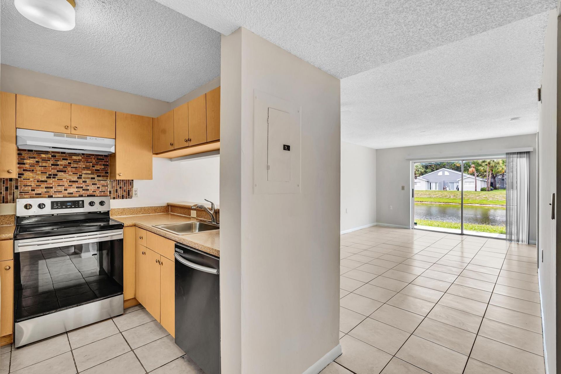 1020 Lake Victoria Drive, Unit B, West Palm Beach, FL 33411 Photo
