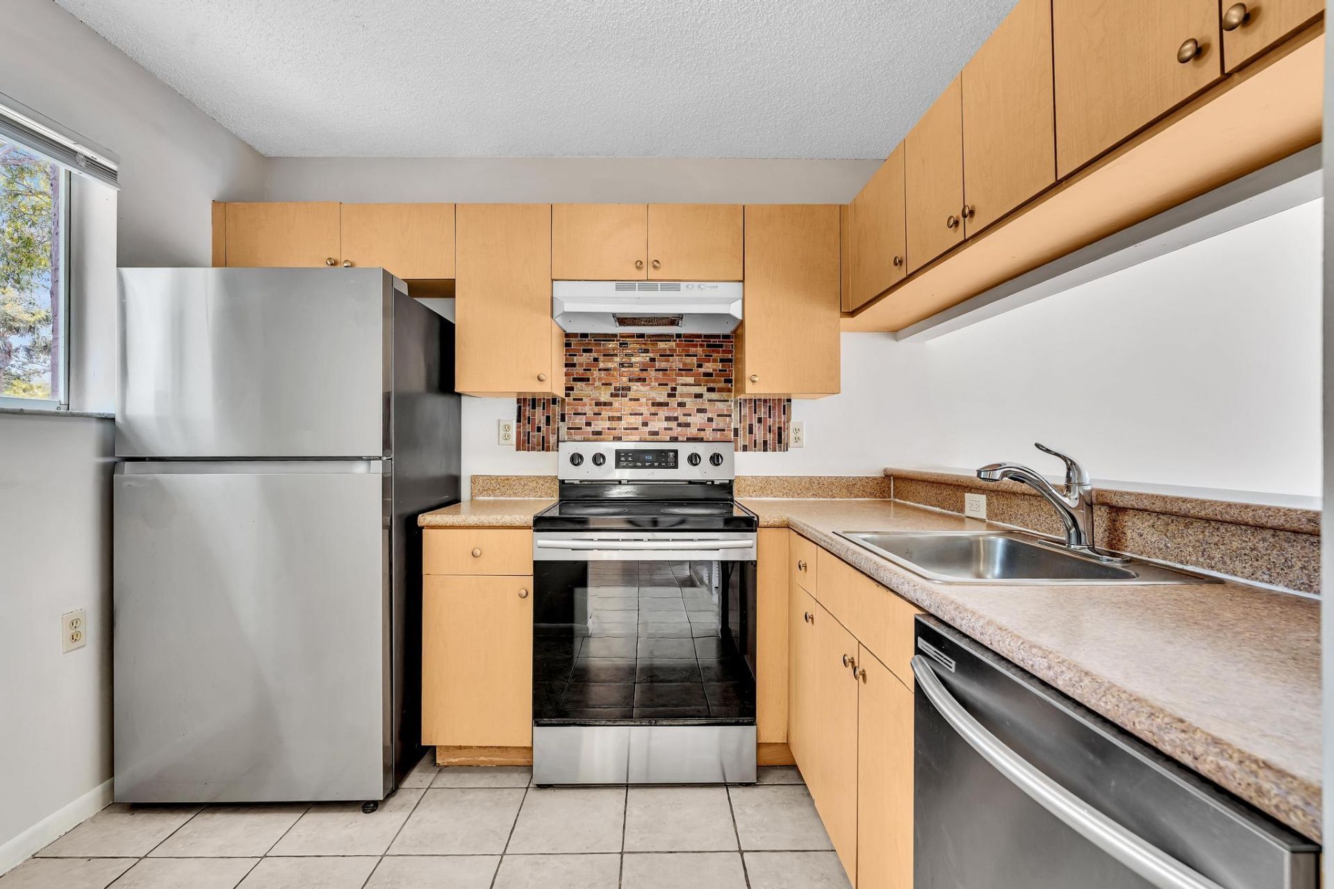 1020 Lake Victoria Drive, Unit B, West Palm Beach, FL 33411 Photo