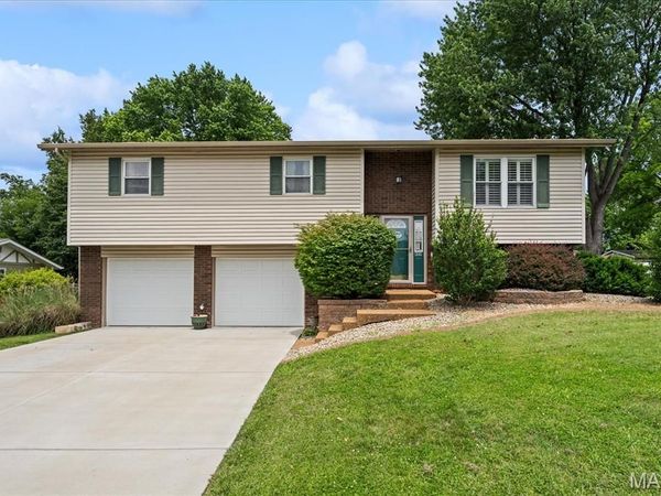 409 Chapel Drive , Collinsville, IL 62234