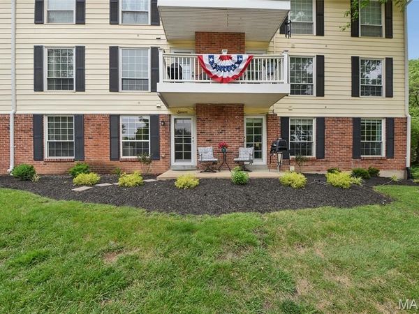 1525 Hampton Hall Drive , Unit 7, Chesterfield, MO 63017