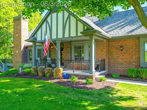 156 Sandhills Lane, Lake Orion Vlg, MI 48362