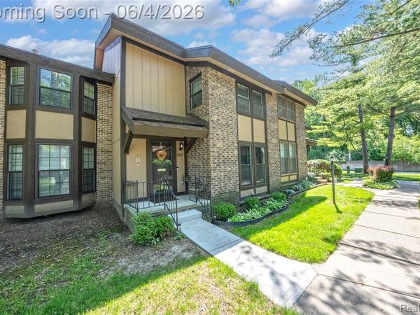 25155 Greenbrooke Drive , Southfield, MI 48033