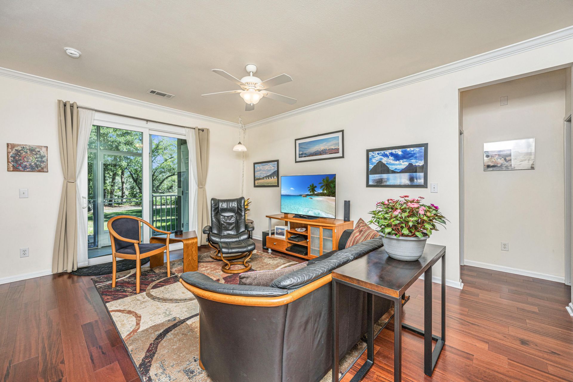 130 River Landing Drive Photo 4