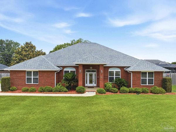 1776 Brightleaf Cir, Cantonment, FL 32533