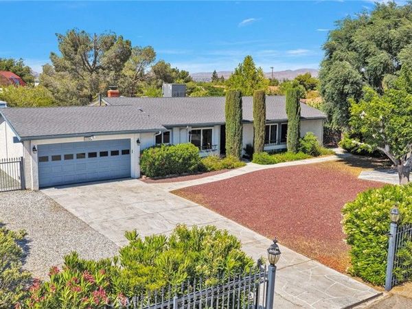 17760 Manzanita Street, Hesperia, CA 92345