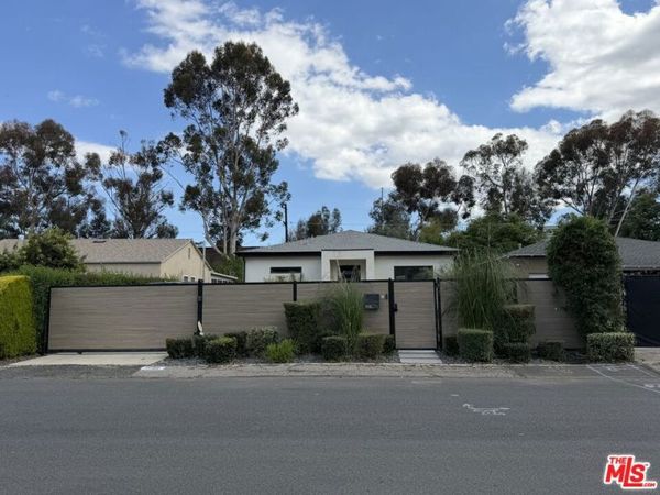 15122 Morrison Street, Sherman Oaks, CA 91403