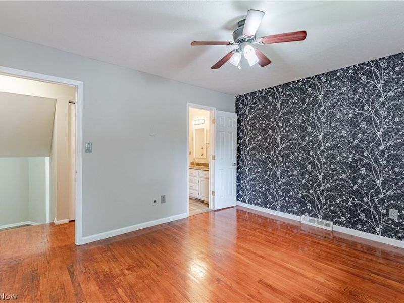 23823 Beaumont Drive, North Olmsted, OH 44070 Photo 11