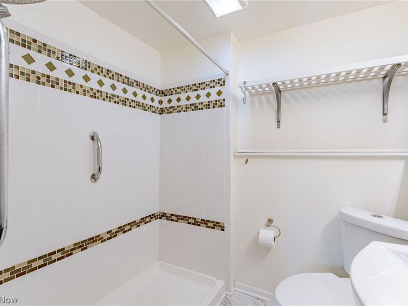 23823 Beaumont Drive, North Olmsted, OH 44070 Photo 25