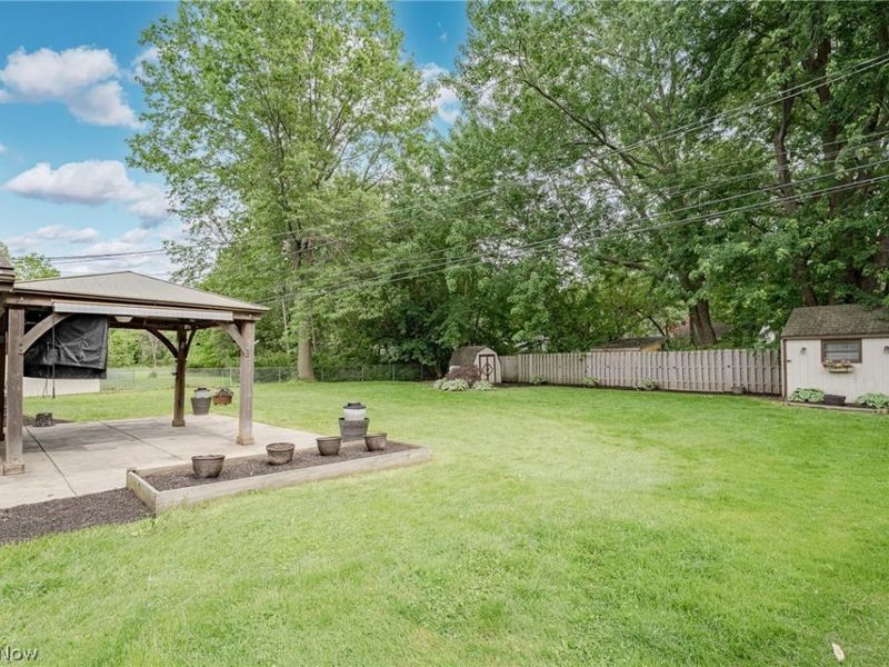 23823 Beaumont Drive, North Olmsted, OH 44070 Photo 27