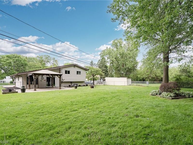 23823 Beaumont Drive, North Olmsted, OH 44070 Photo 28