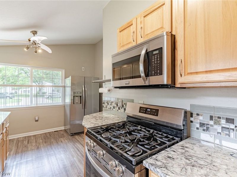 23823 Beaumont Drive, North Olmsted, OH 44070 Photo 8