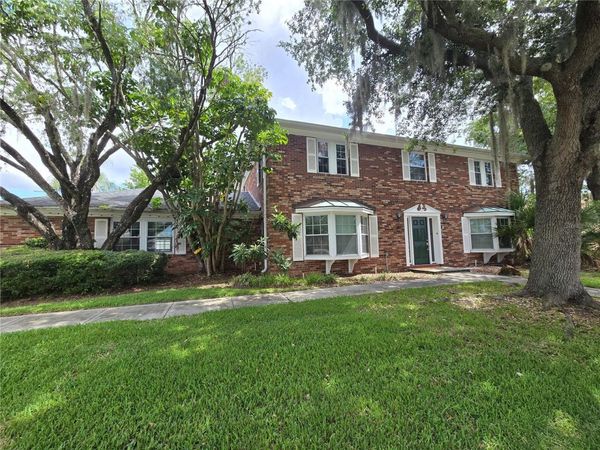 300 CYPRESS CREEK CIRCLE, OLDSMAR, FL 34677