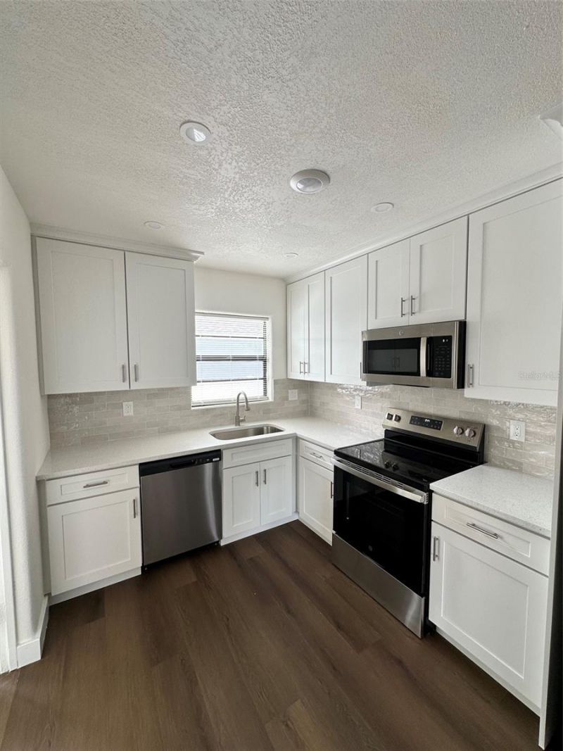 2001 30th Street S, Saint Petersburg, FL 33712 Photo