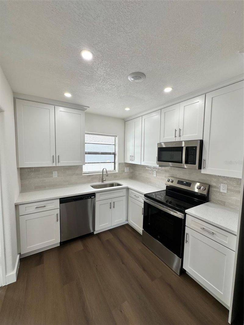 2001 30th Street S, Saint Petersburg, FL 33712 Photo