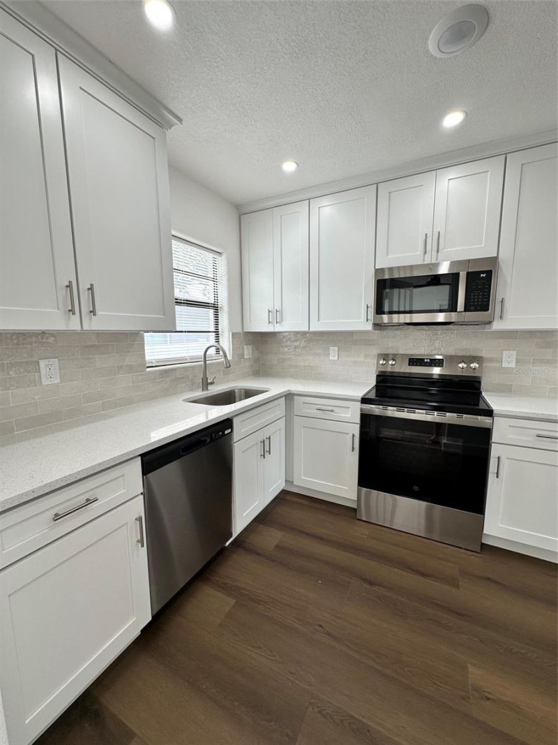 2001 30th Street S, Saint Petersburg, FL 33712 Photo