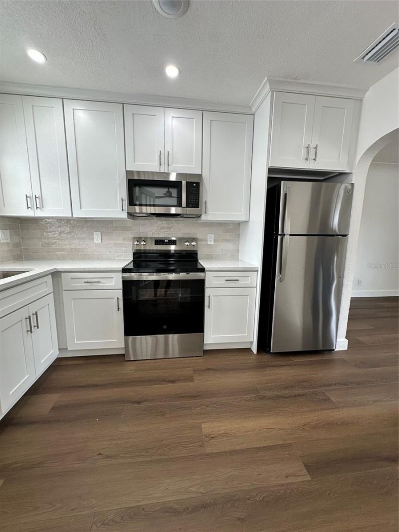 2001 30th Street S, Saint Petersburg, FL 33712 Photo