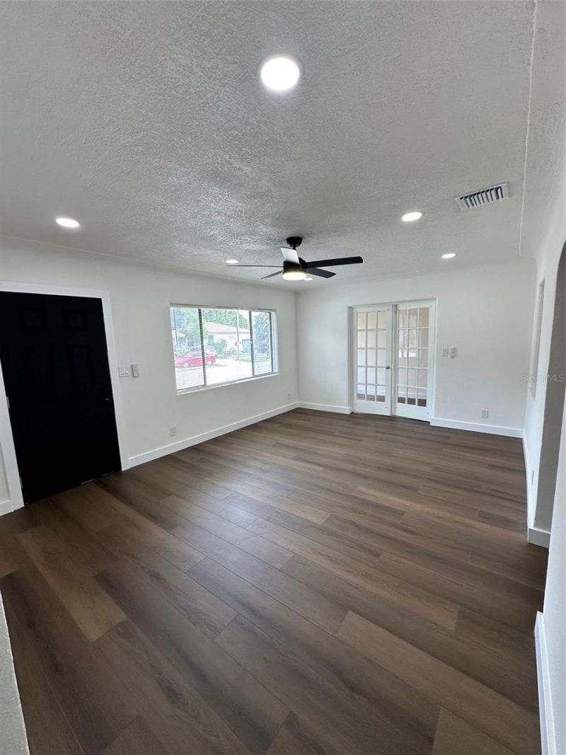 2001 30th Street S, Saint Petersburg, FL 33712 Photo