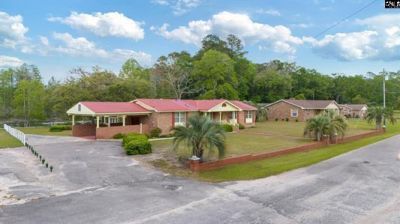 992 Dickinson Street Photo 5
