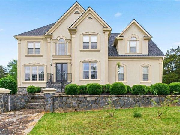 253 Chestnut Lake Way, Lilburn, GA 30047