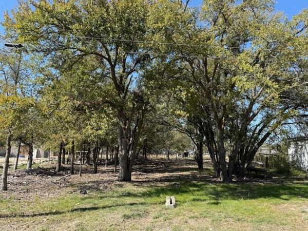 699 S Cotrell ST , Bartlett, TX 76511
