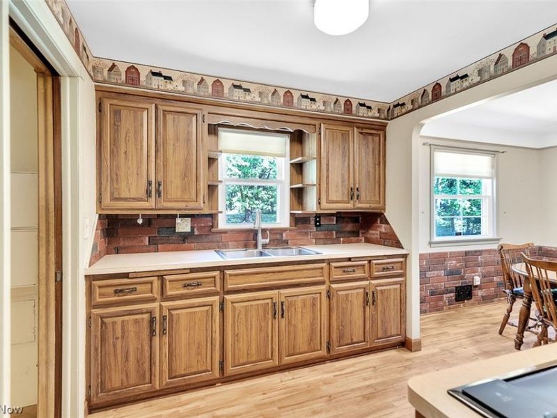 7761 Big Creek Parkway , Middleburg Heights, OH 44130 Photo 13