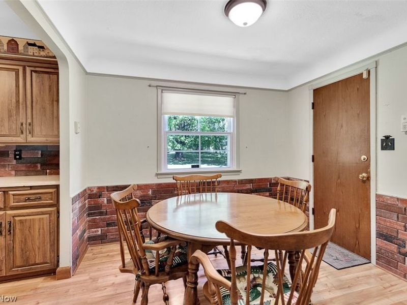7761 Big Creek Parkway , Middleburg Heights, OH 44130 Photo 14