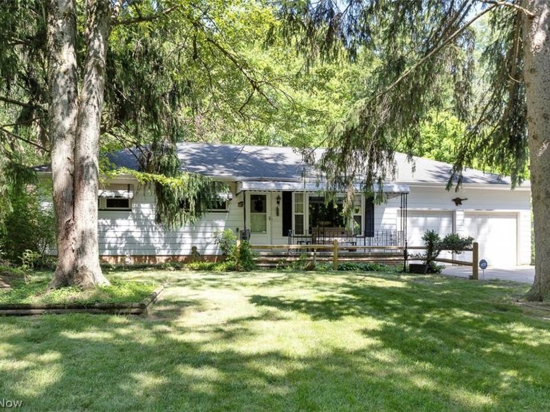 7761 Big Creek Parkway , Middleburg Heights, OH 44130 Photo 2