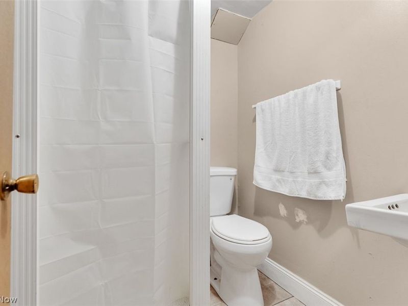 7761 Big Creek Parkway , Middleburg Heights, OH 44130 Photo 23