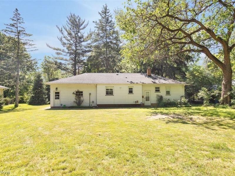 7761 Big Creek Parkway , Middleburg Heights, OH 44130 Photo 3