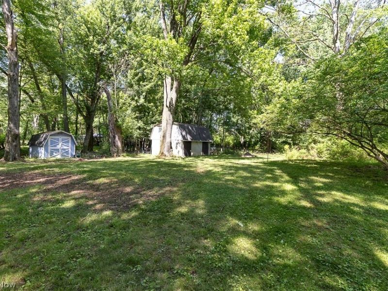 7761 Big Creek Parkway , Middleburg Heights, OH 44130 Photo 5