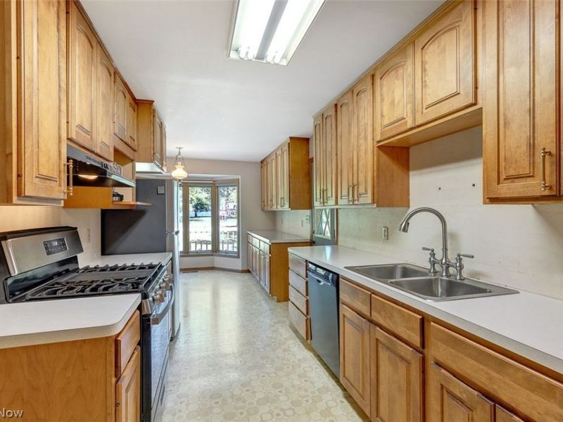 9985 Prospect Road , Strongsville, OH 44149 Photo 6