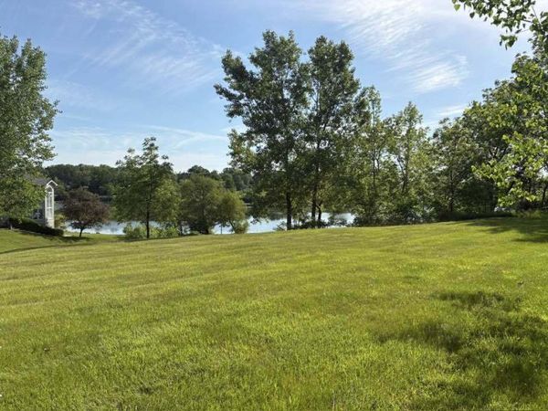 1201 Bayshore Drive , Antioch, IL 60002