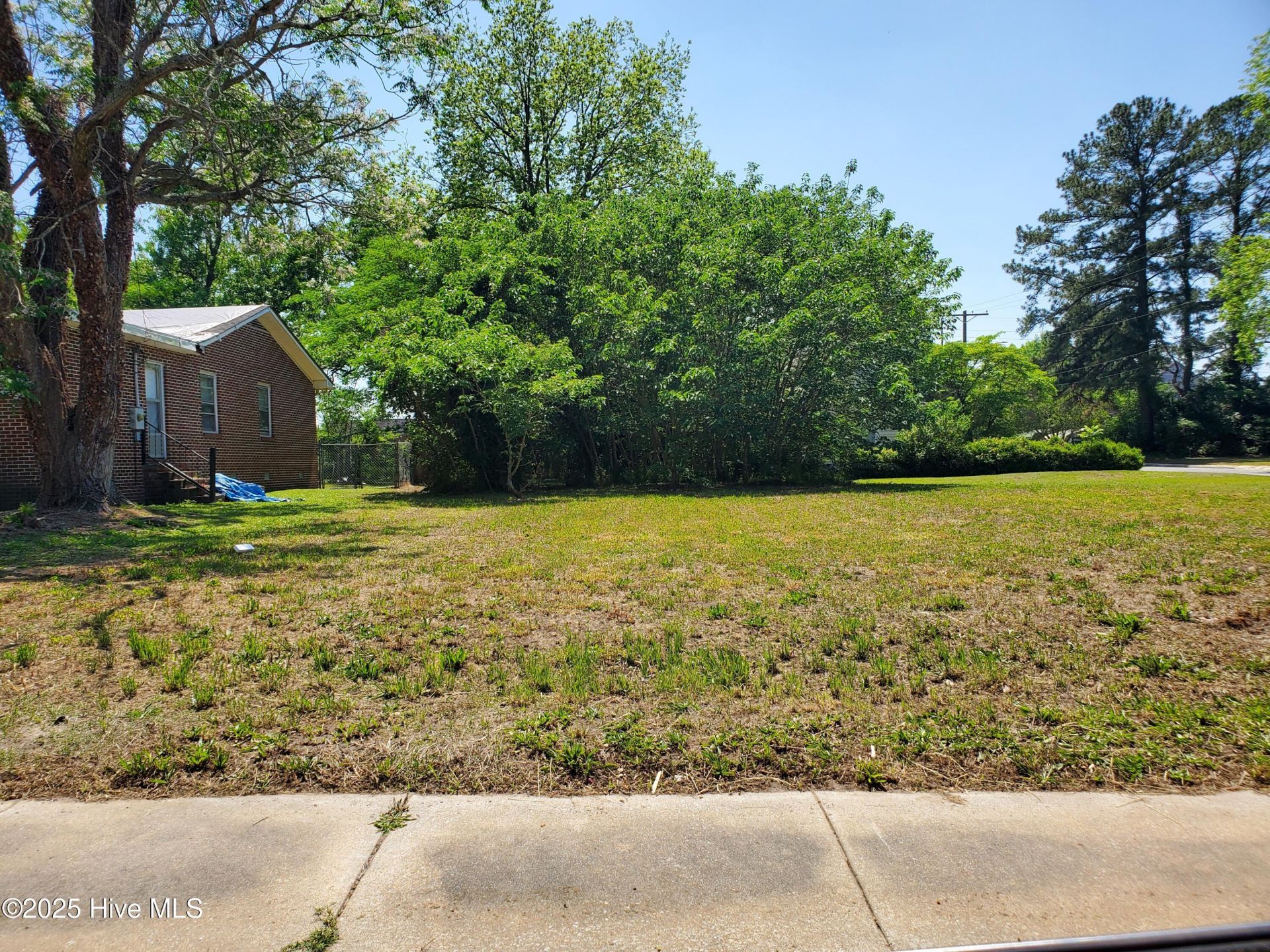 227 W Martin Luther King, Jr Drive, Washington, NC 27889 Main Photo